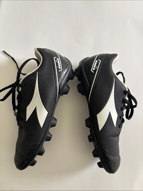 Diadora boys Black Soccer Cleats with White Logo